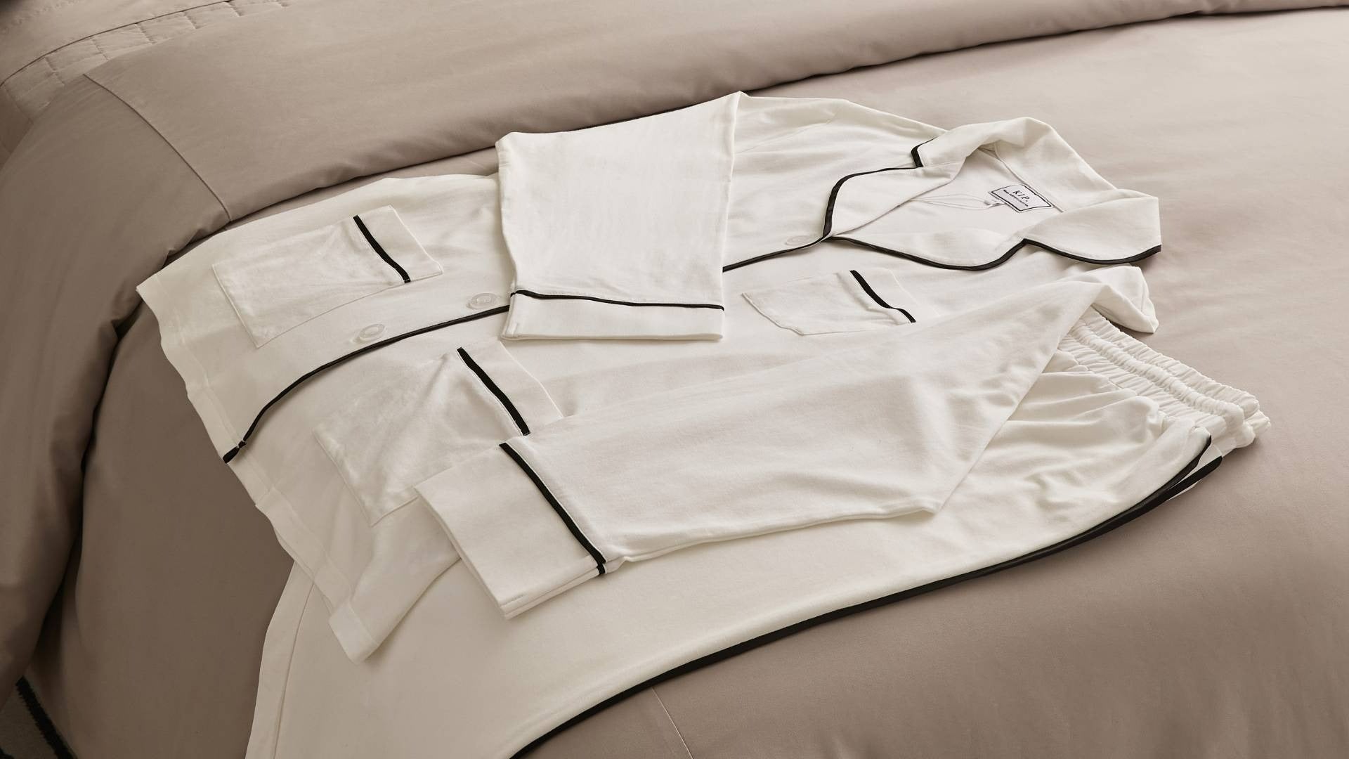 Fairmont Robe Pajamas & Robes | Fairmont Store CAN – Fairmont Store Canada