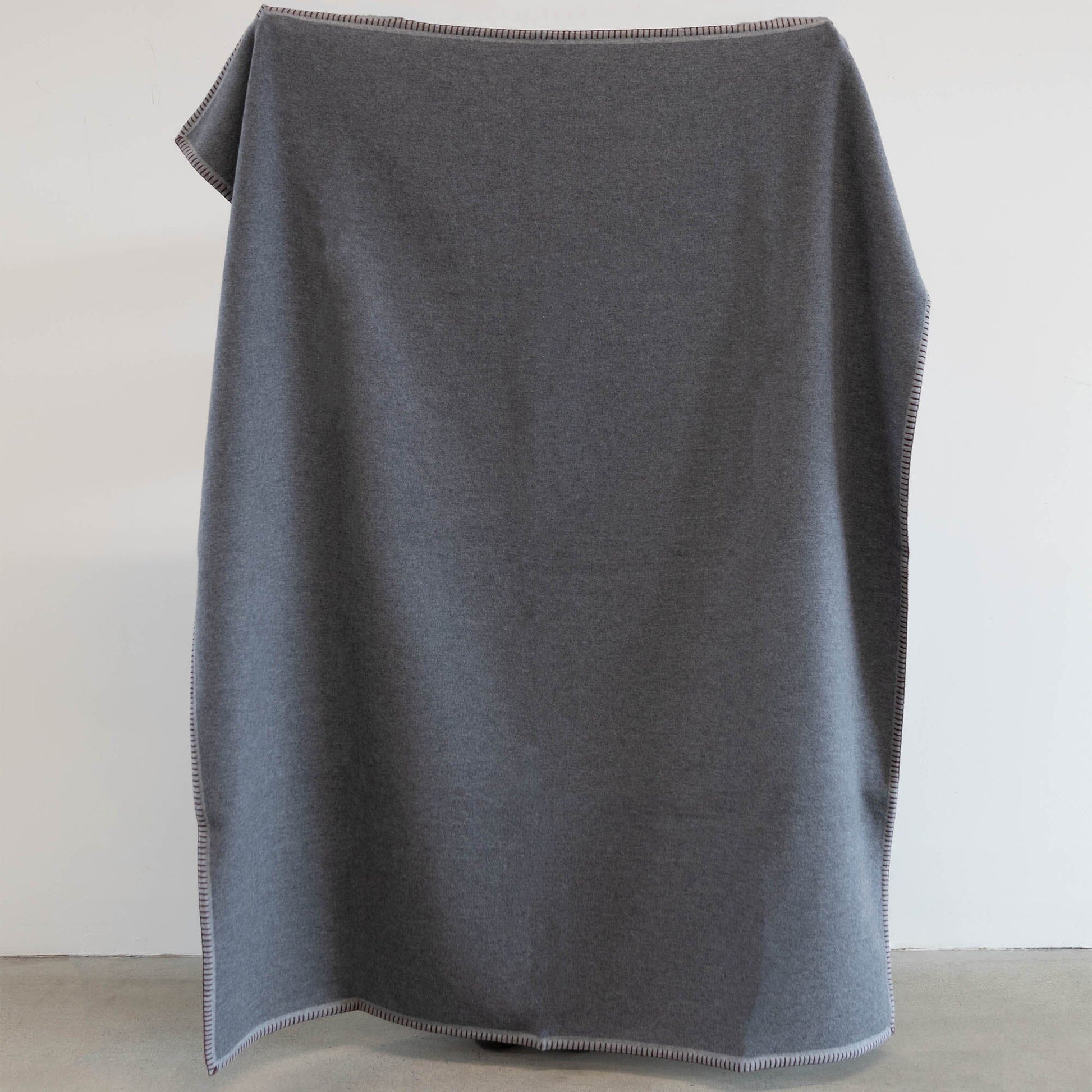 Doppio Double Sided Blanket | Warm Gray Home Textiles